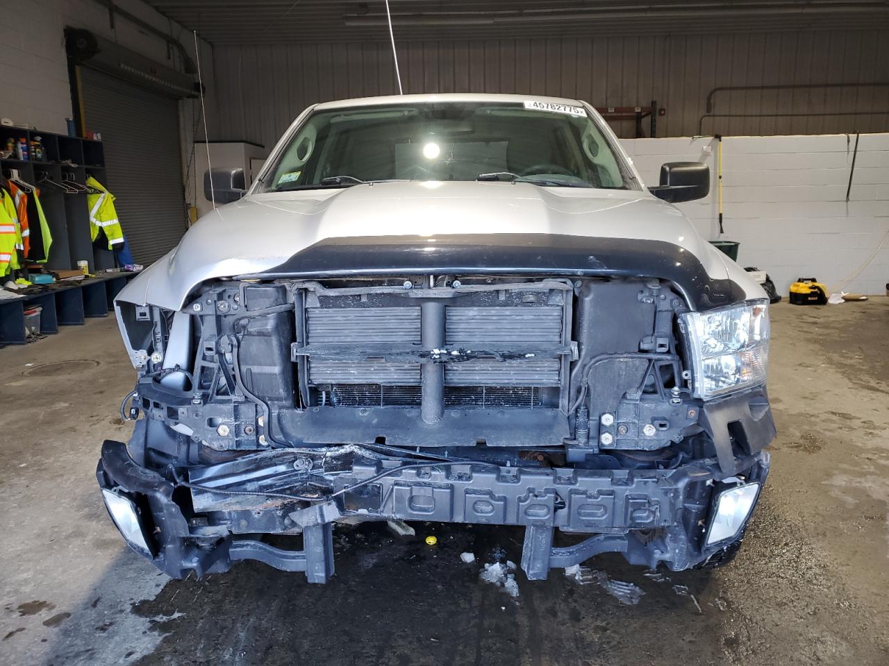 2015 RAM 1500 - Image 5