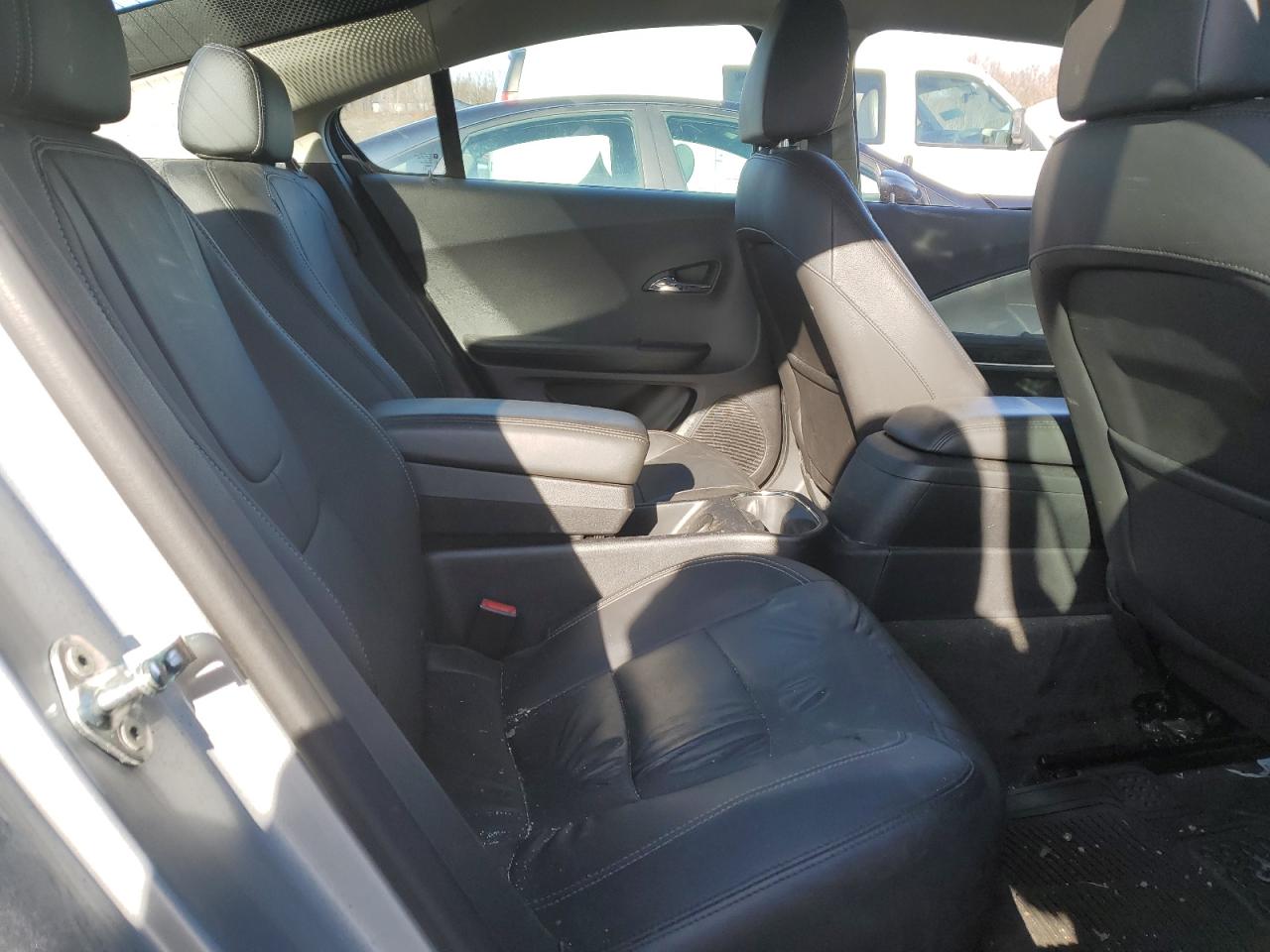 2015 Chevrolet Volt - Image 10