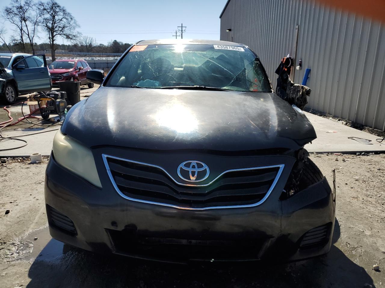 2010 Toyota Camry - Image 5