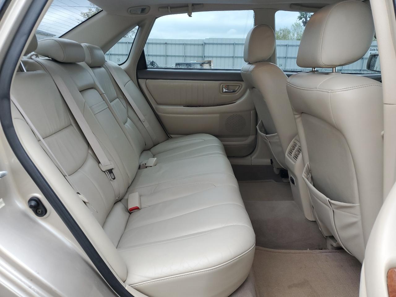 2003 Toyota Avalon - Image 10