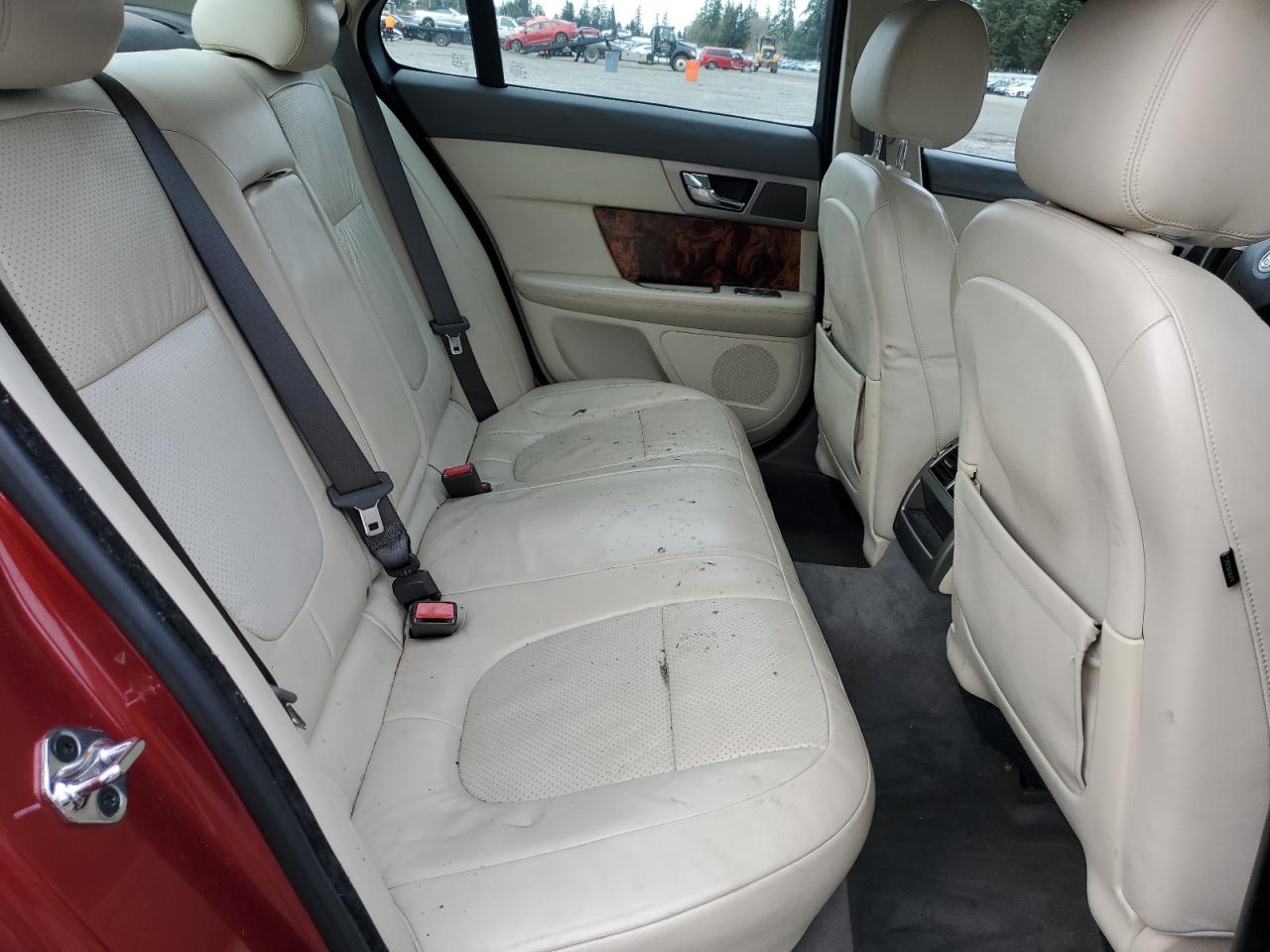 2009 Jaguar XF - Image 11