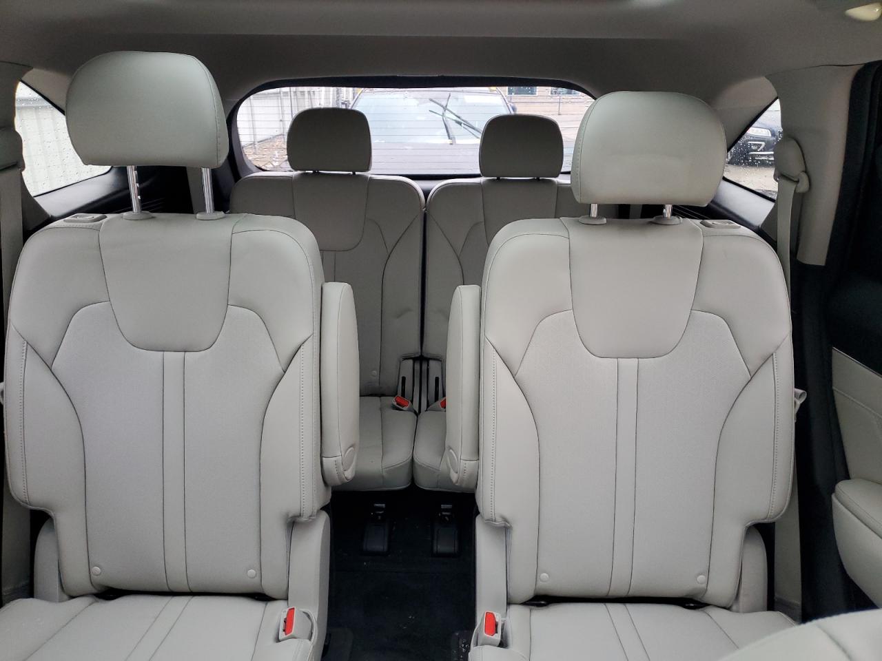 2022 Kia Sorento - Image 10