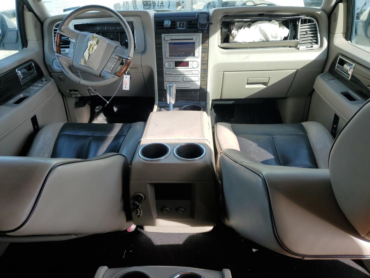 2008 Lincoln Navigator - Image 8