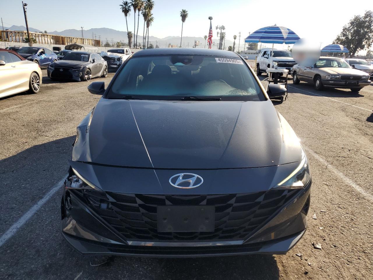 2023 Hyundai Elantra - Image 5