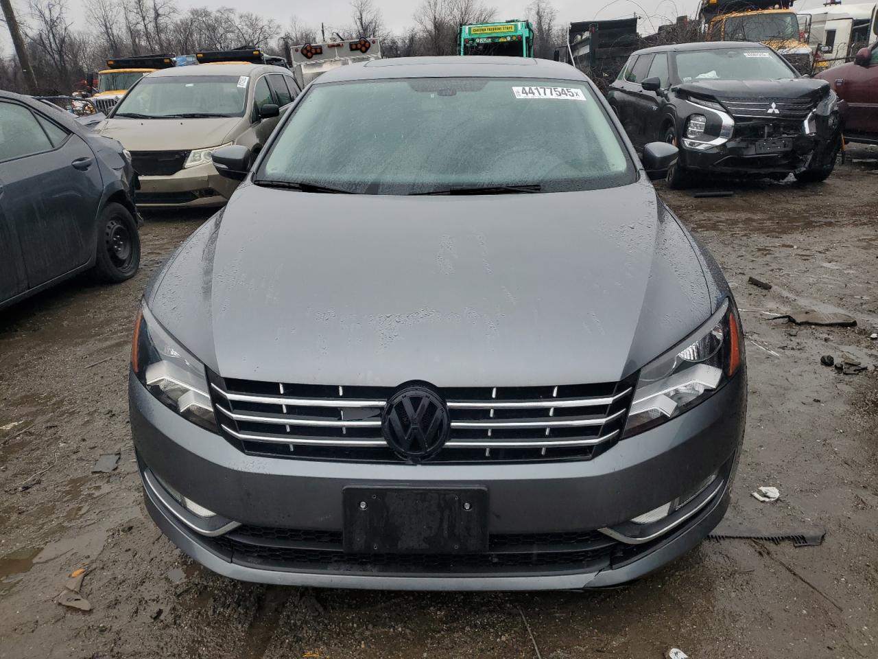 2015 Volkswagen Passat - Image 5