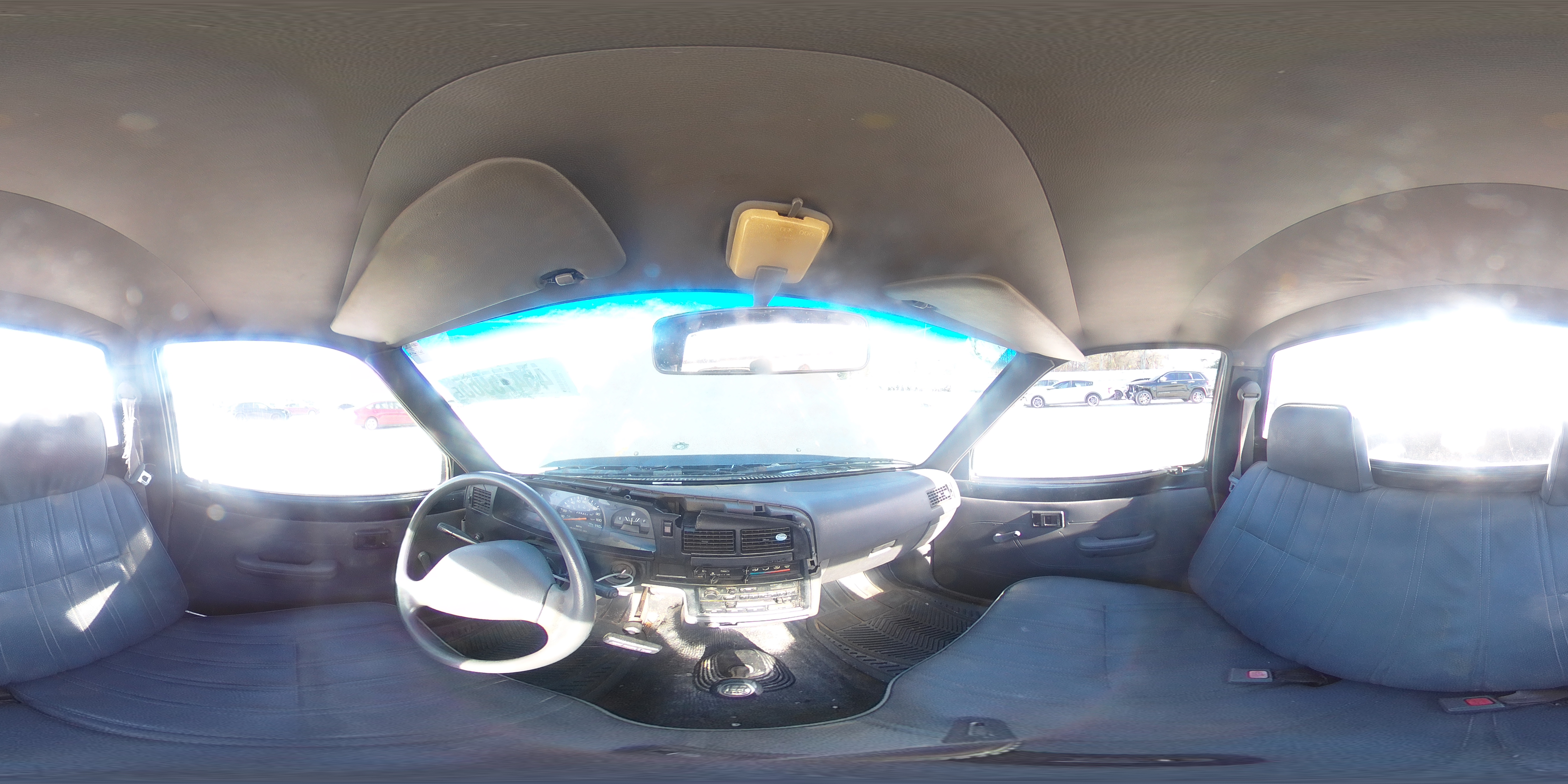 1994 Toyota Pickup - Image 13