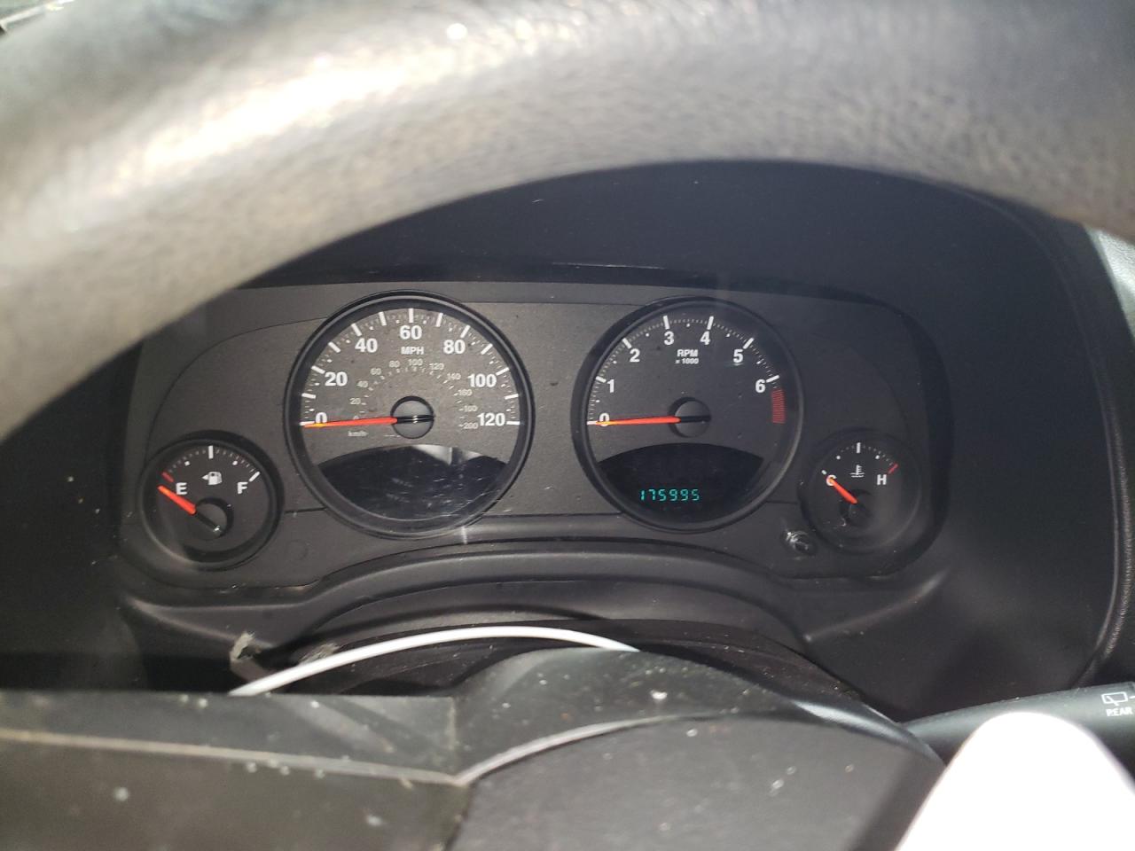 2012 Jeep Compass - Image 9