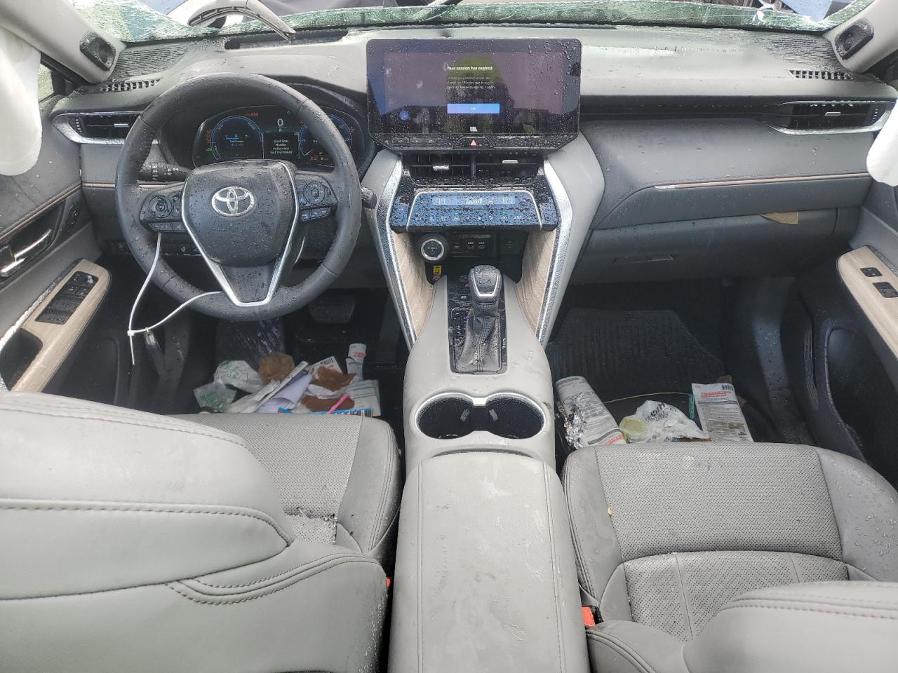 2024 Toyota Venza - Image 8