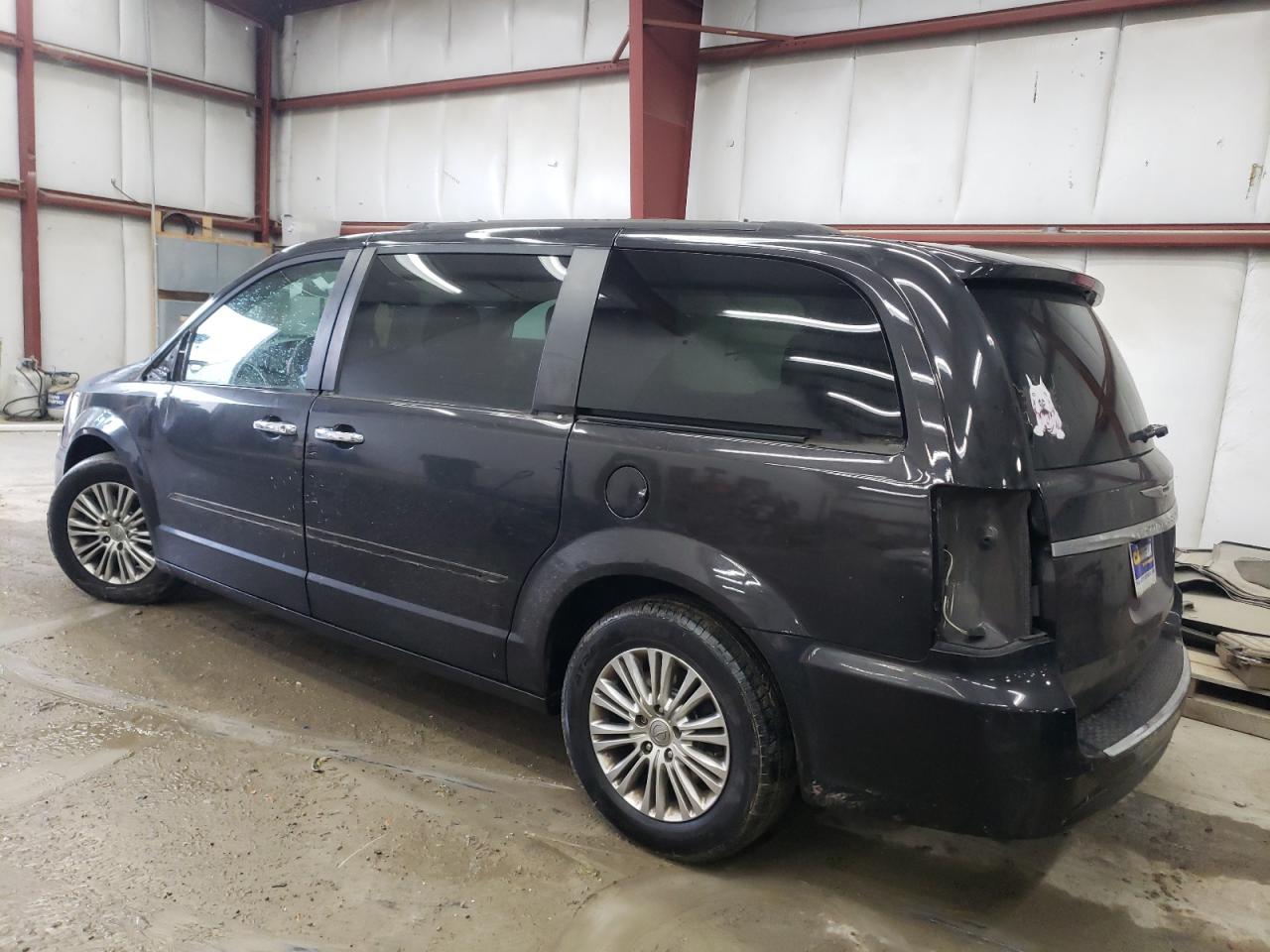 2015 Chrysler Town & Country - Image 2