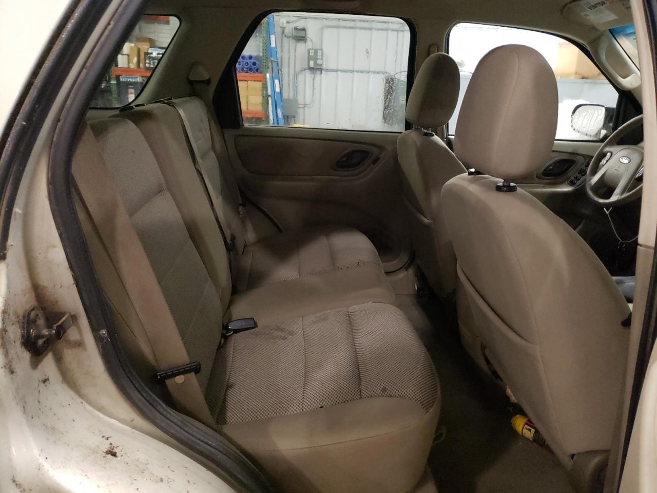 2005 Ford Escape - Image 11