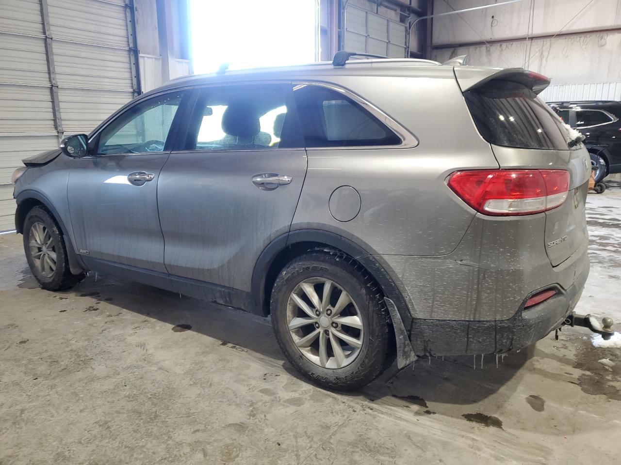 2016 Kia Sorento - Image 2