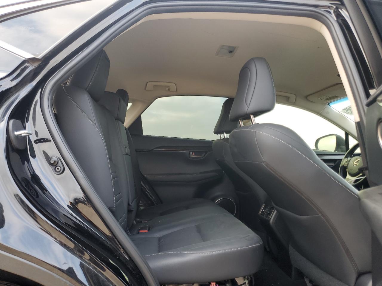 2015 Lexus NX - Image 11