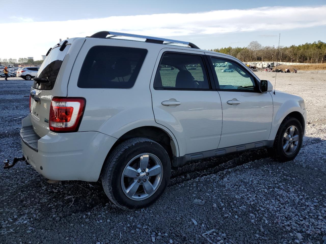 2010 Ford Escape - Image 3