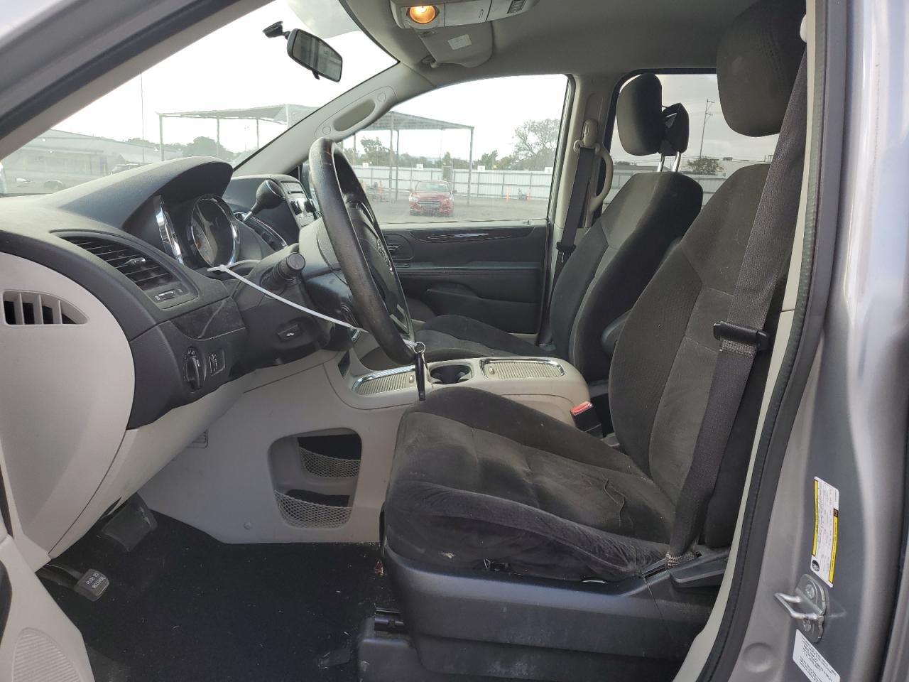 2014 Dodge Caravan - Image 7