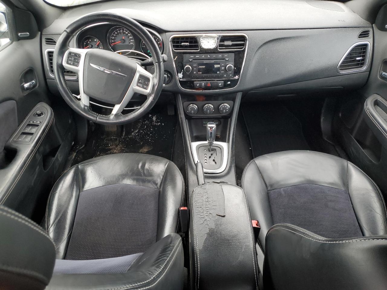 2014 Chrysler 200 - Image 8