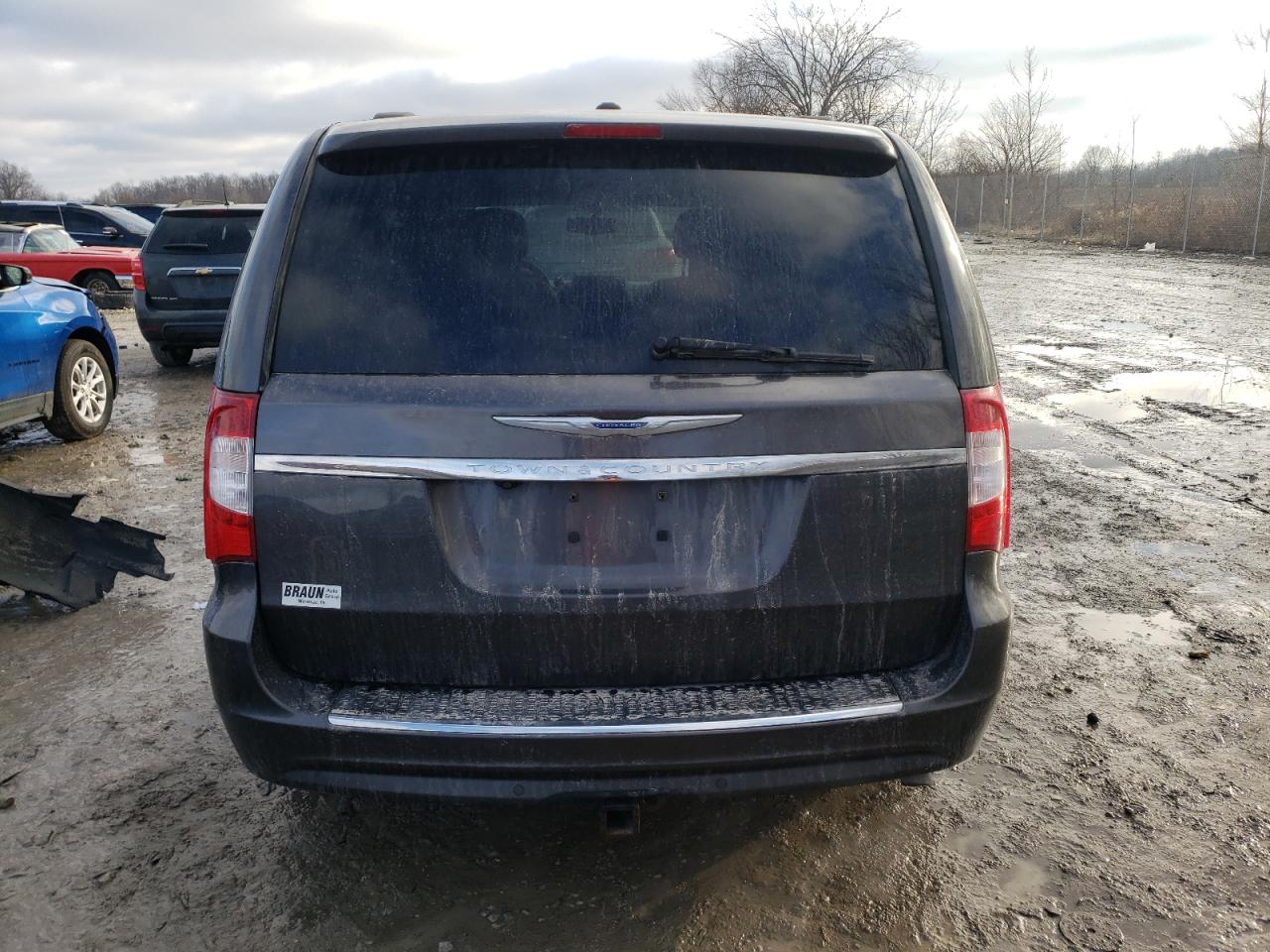 2015 Chrysler Town & Country - Image 6