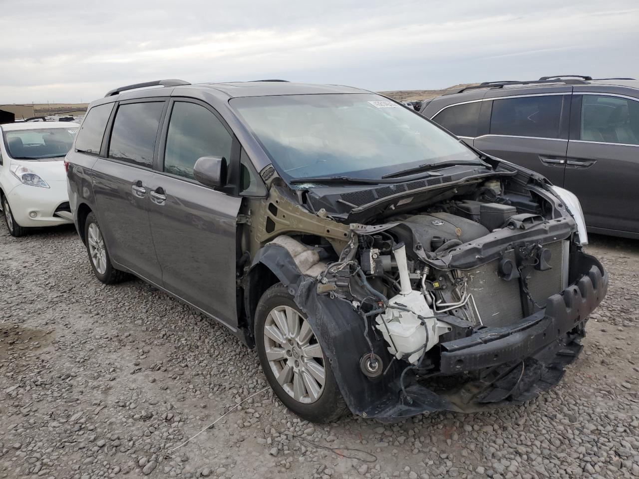 2017 Toyota Sienna - Image 4