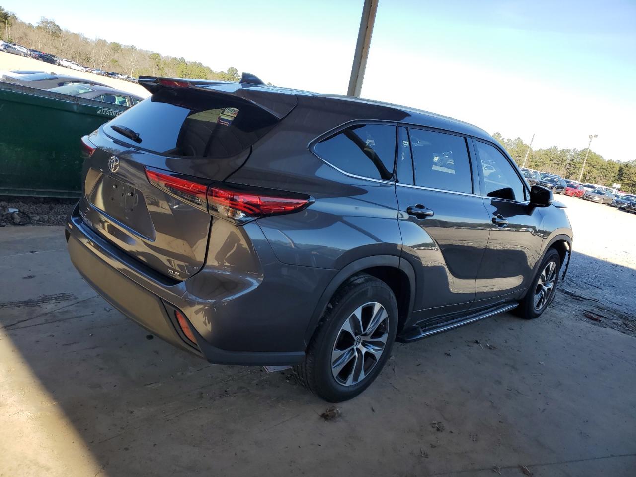 2022 Toyota Highlander - Image 3