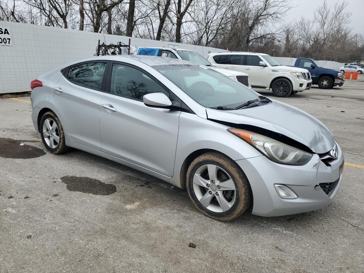 2013 Hyundai Elantra - Image 4