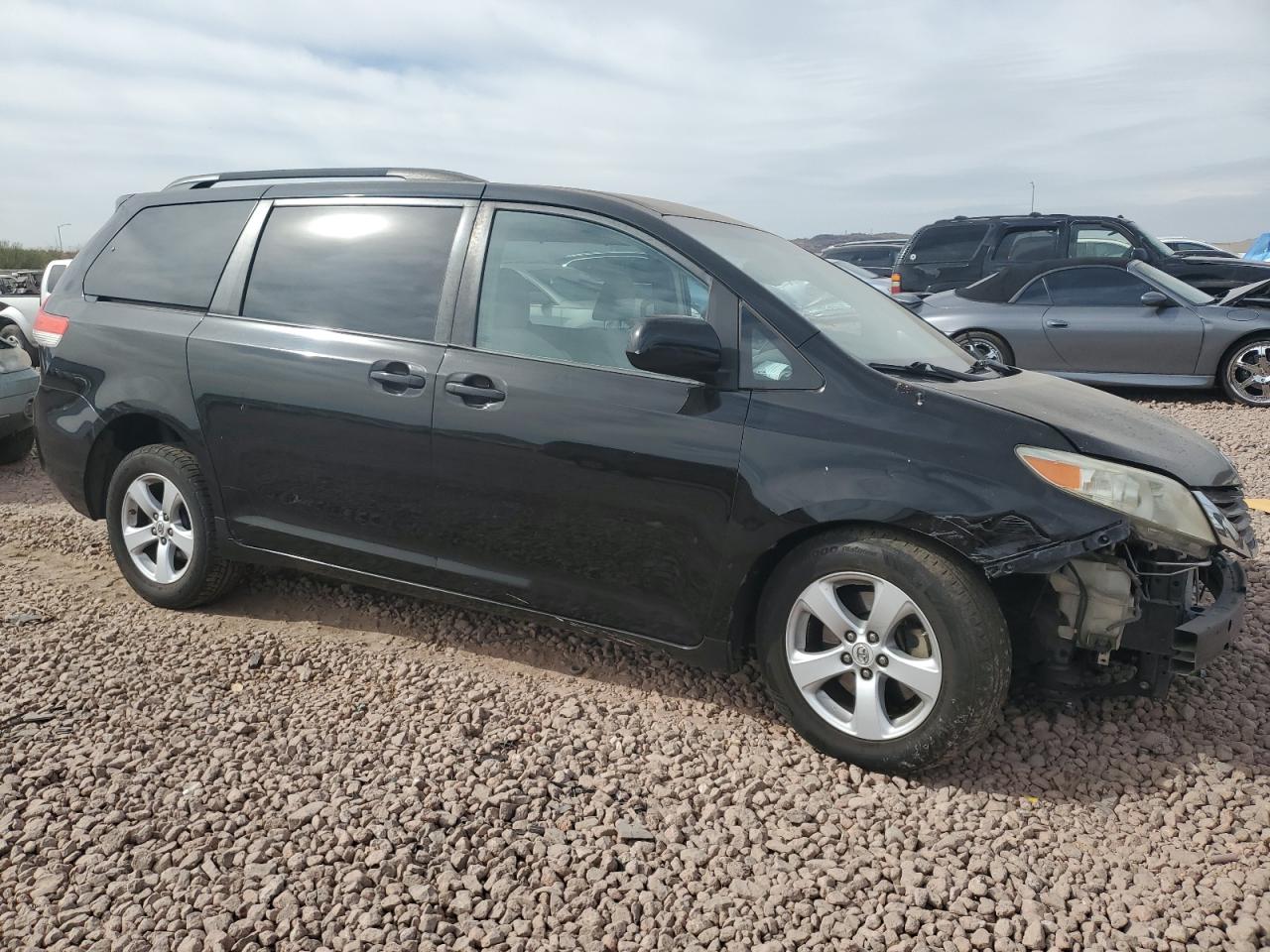 2011 Toyota Sienna - Image 4