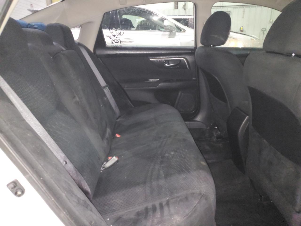 2015 Nissan Altima - Image 10