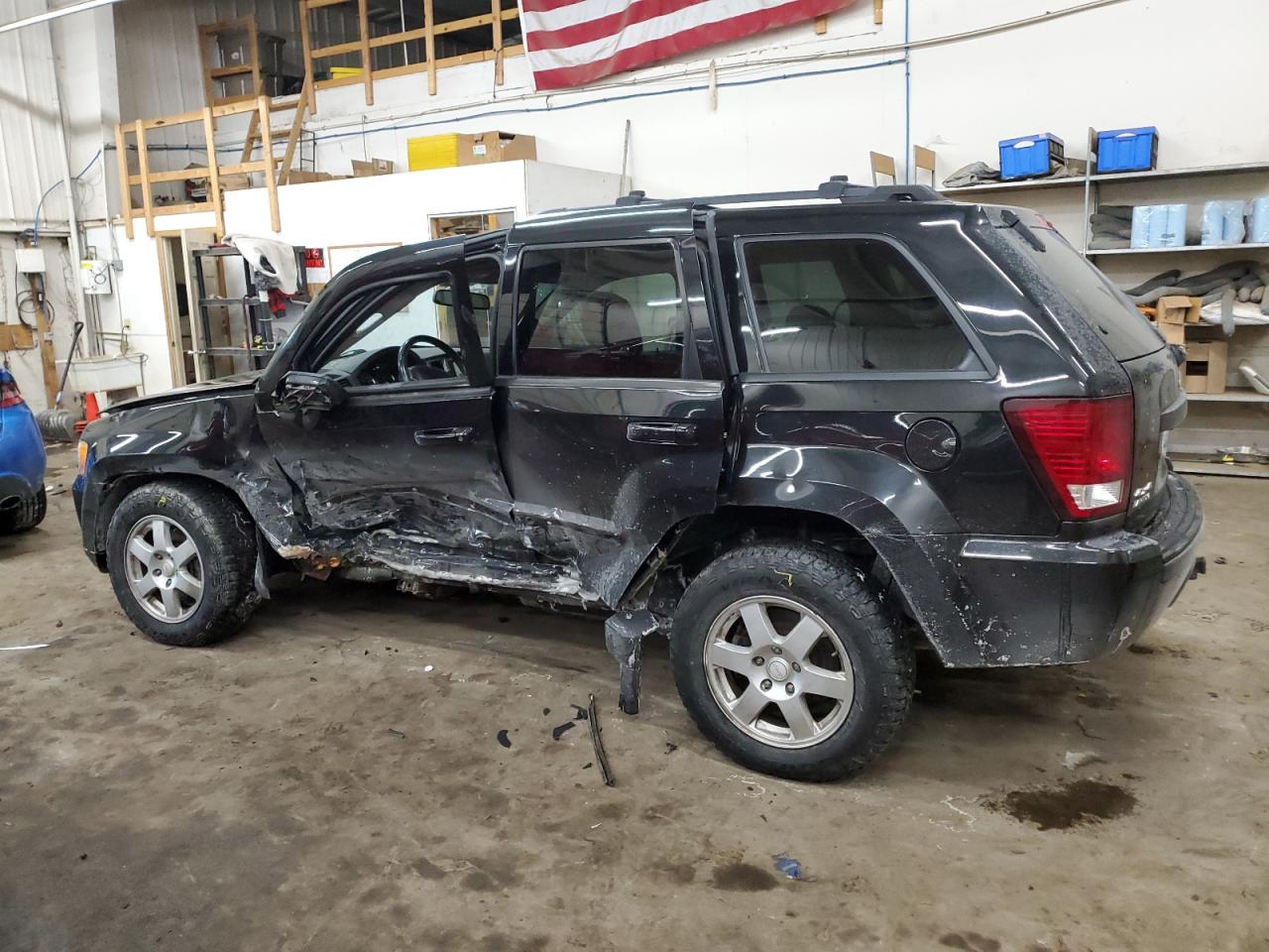 2009 Jeep Grand Cherokee - Image 2