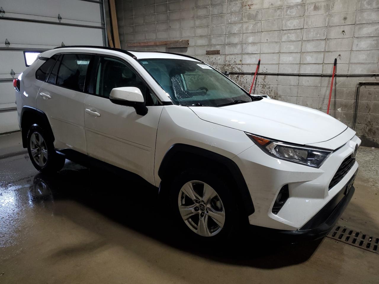 2020 Toyota RAV 4 - Image 4