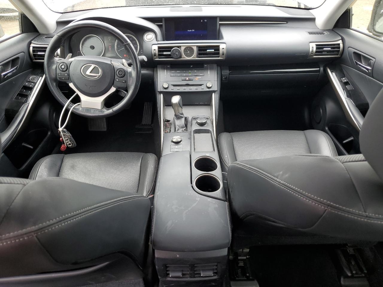 2016 Lexus IS - Image 8