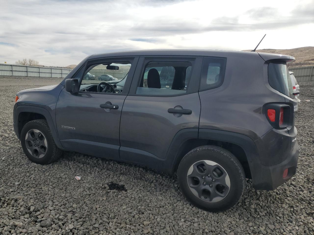 2019 Jeep Renegade - Image 2