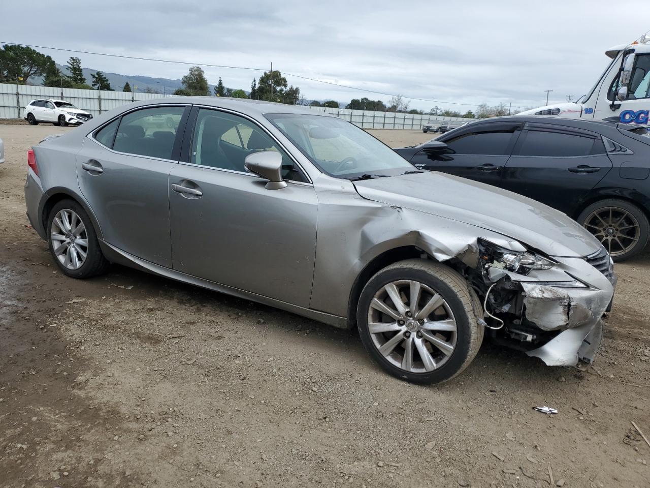 2016 Lexus IS - Image 4