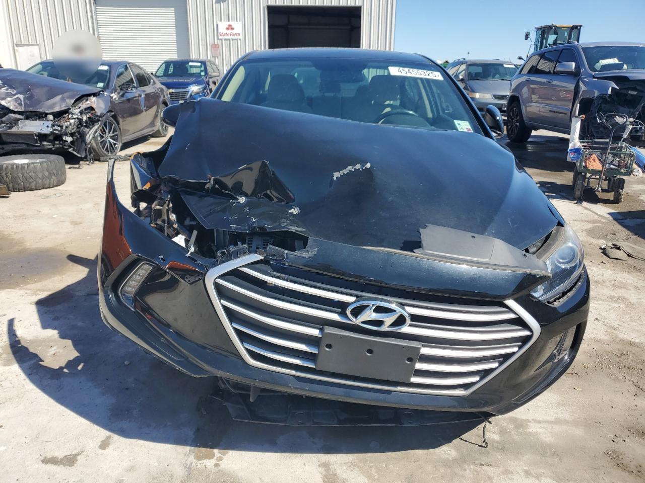 2017 Hyundai Elantra - Image 5