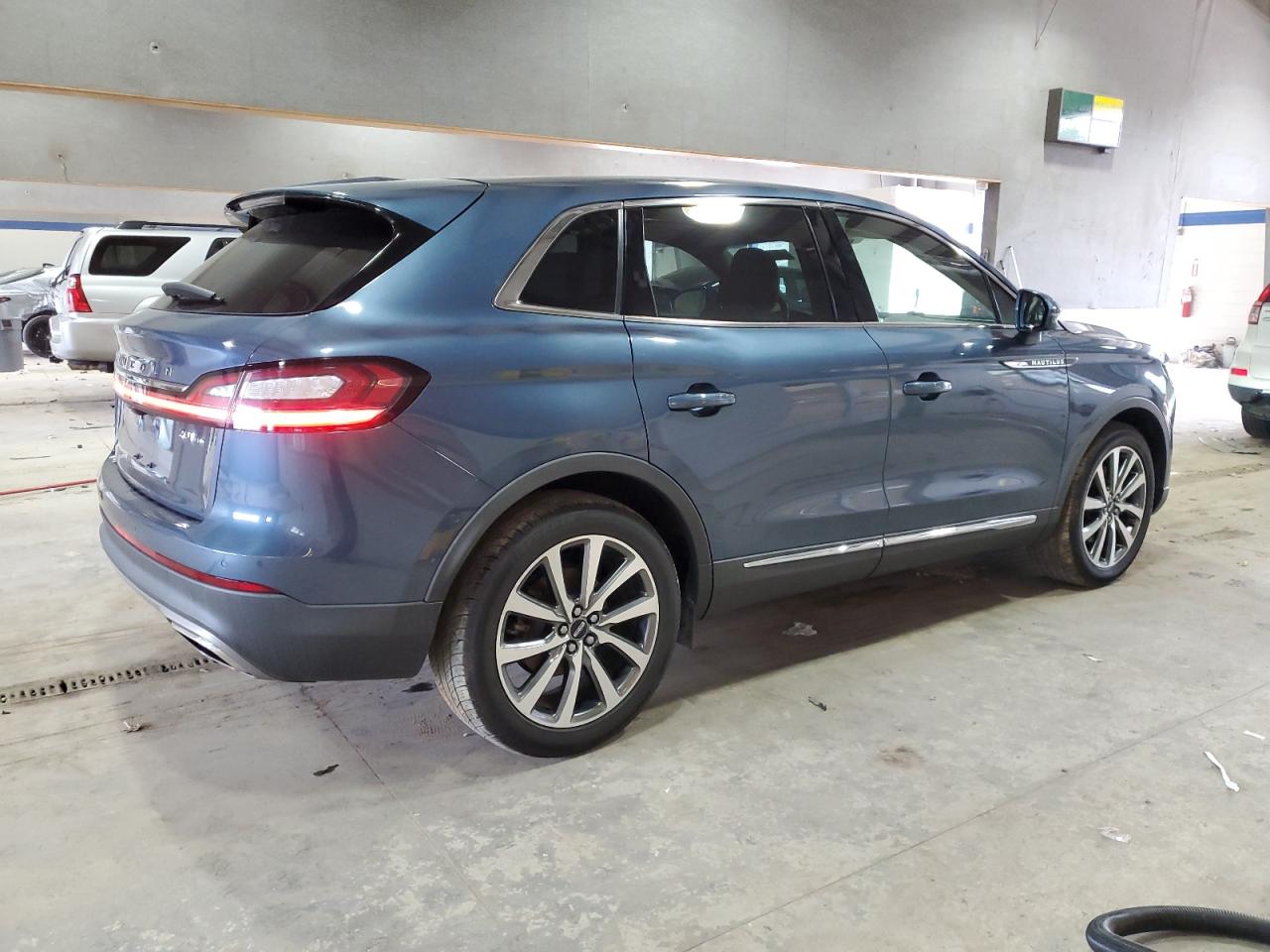 2019 Lincoln Nautilus - Image 3
