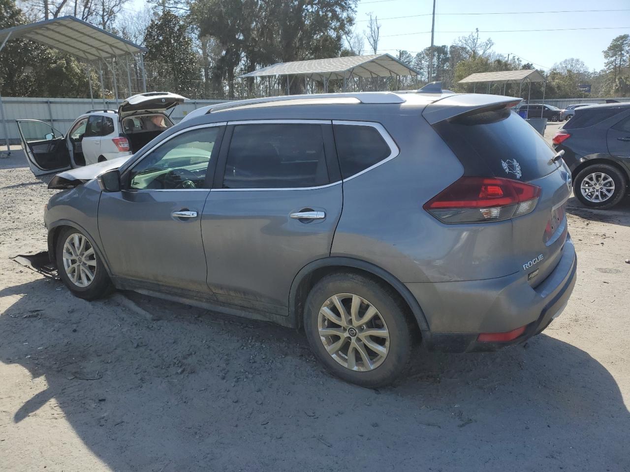2020 Nissan Rogue - Image 2