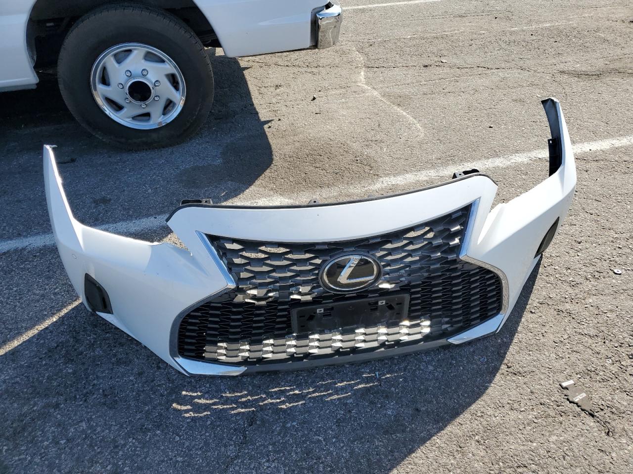 2022 Lexus IS - Image 14