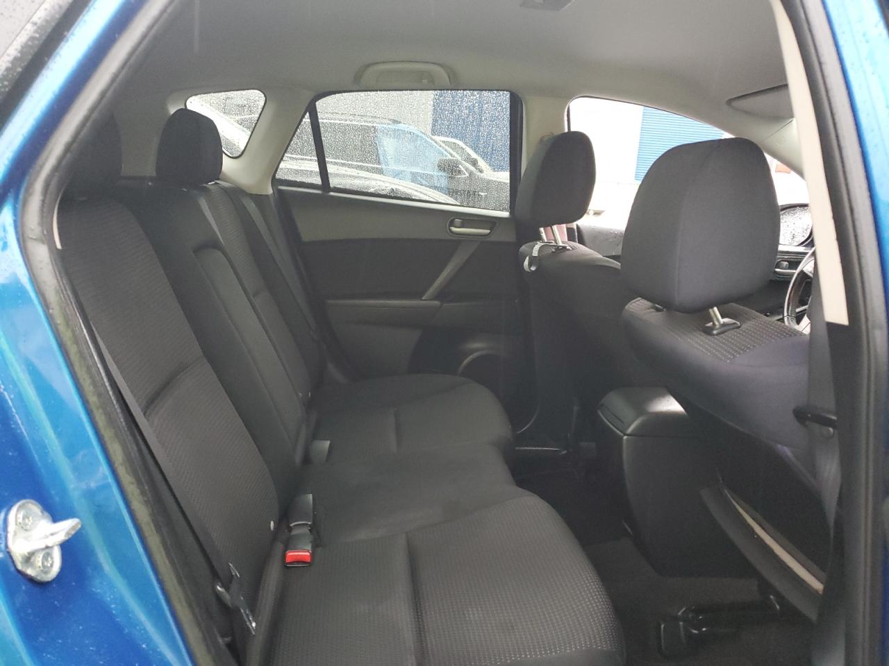 2012 Mazda 3 - Image 10