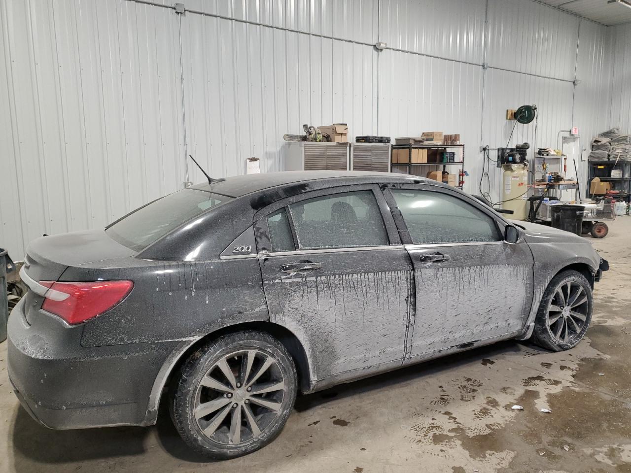 2014 Chrysler 200 - Image 3