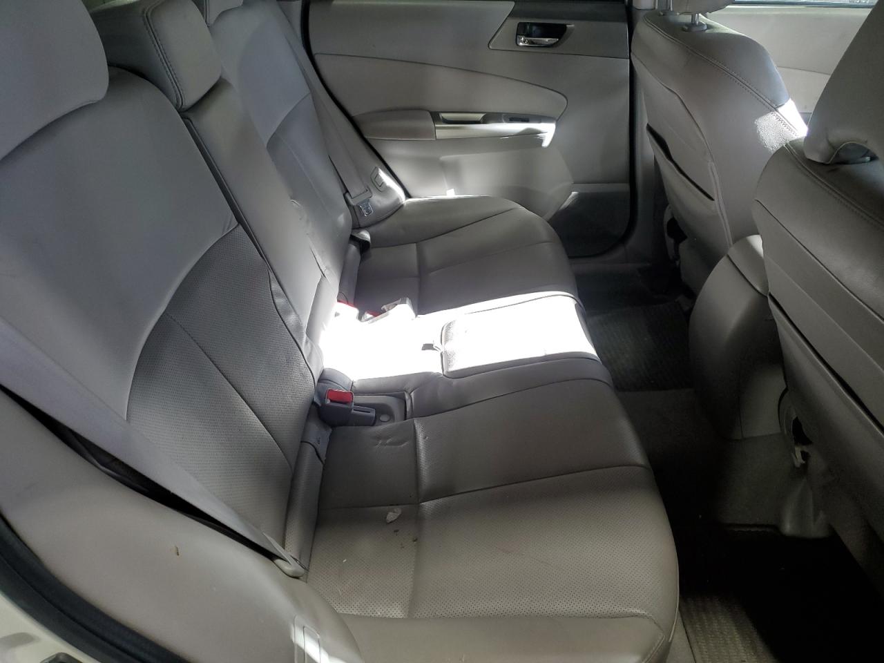 2010 Subaru Forester - Image 10