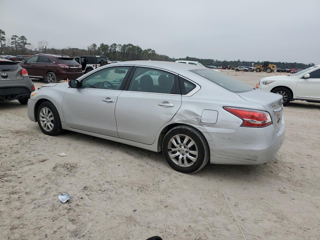 2015 Nissan Altima - Image 2