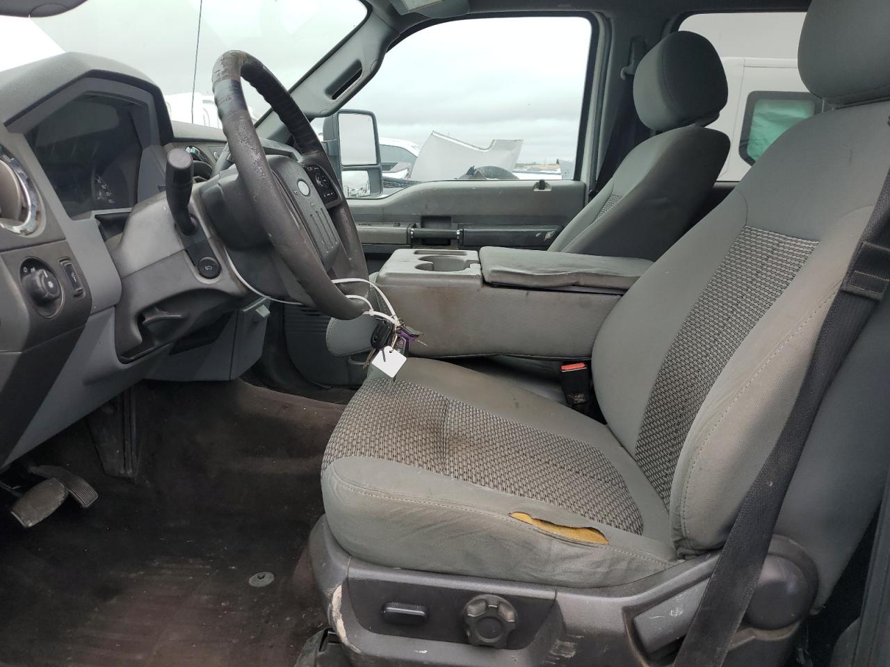 2016 Ford F450 - Image 7