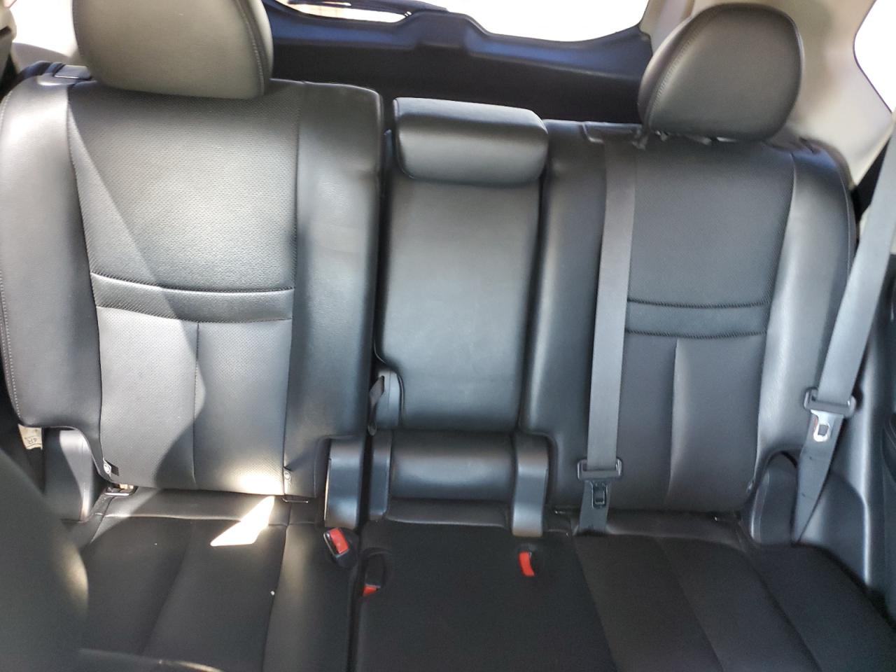 2019 Nissan Rogue - Image 10