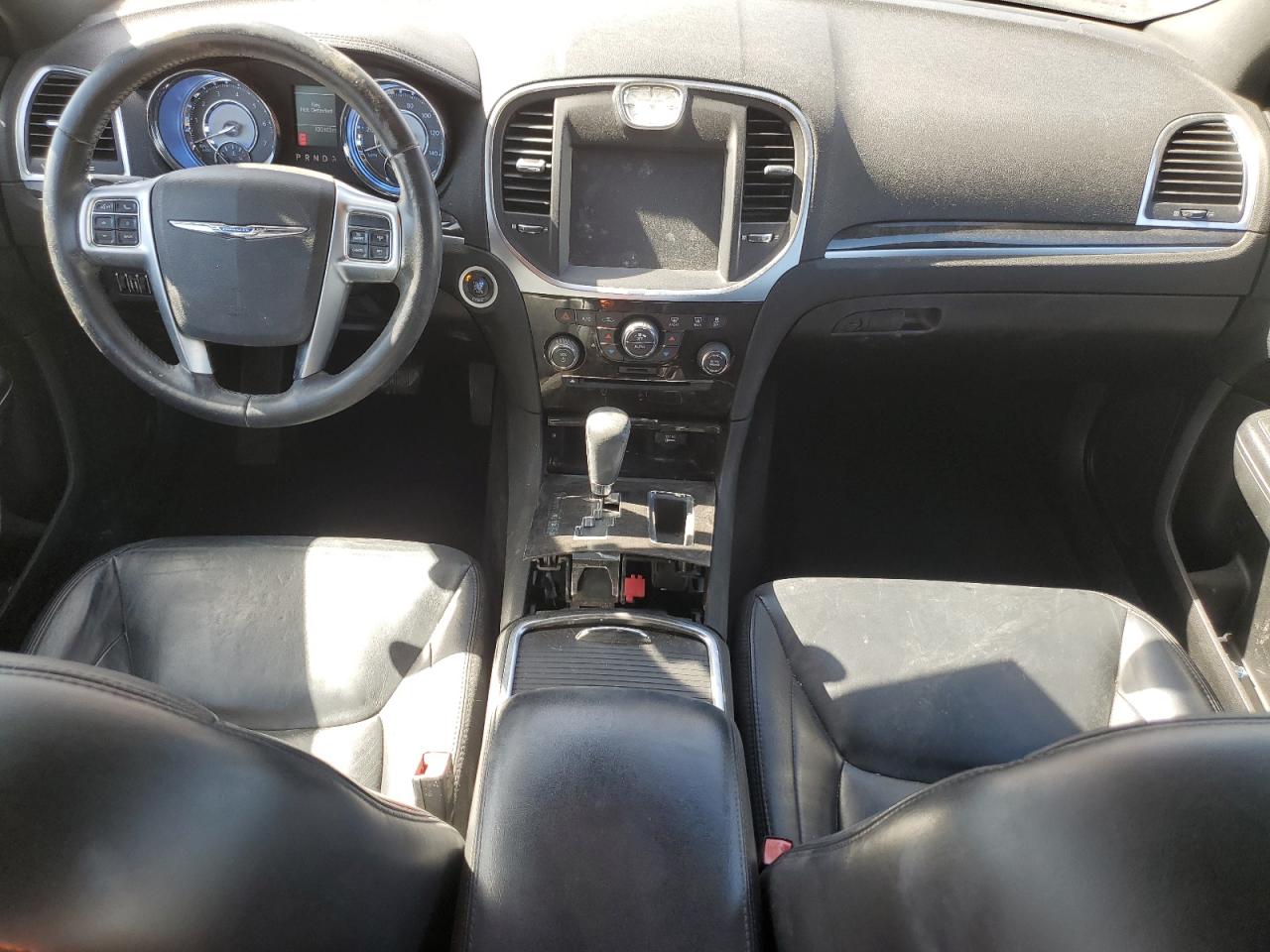 2011 Chrysler 300 - Image 8