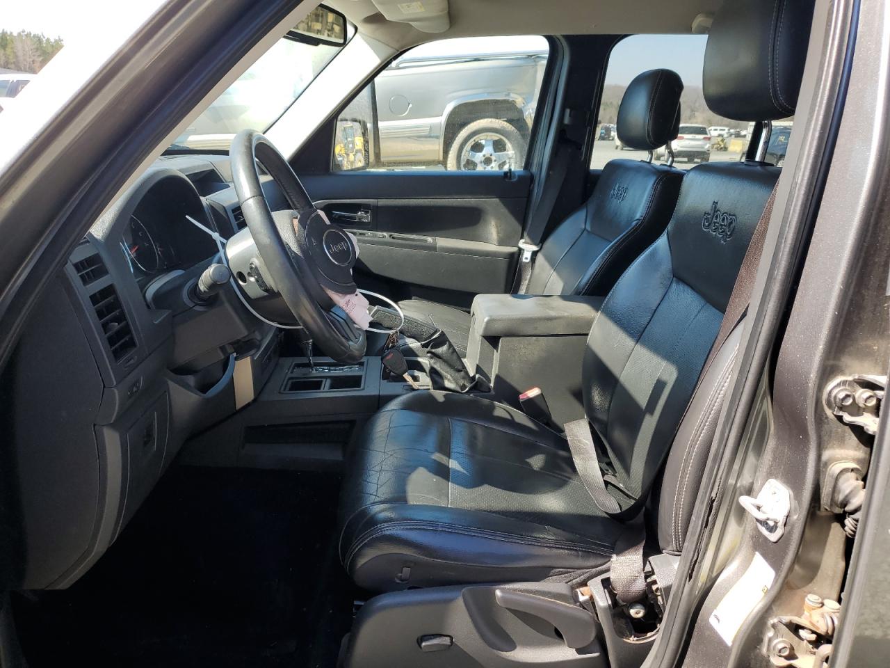 2012 Jeep Liberty (North America) - Image 7