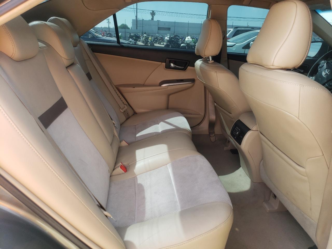 2012 Toyota Camry - Image 11