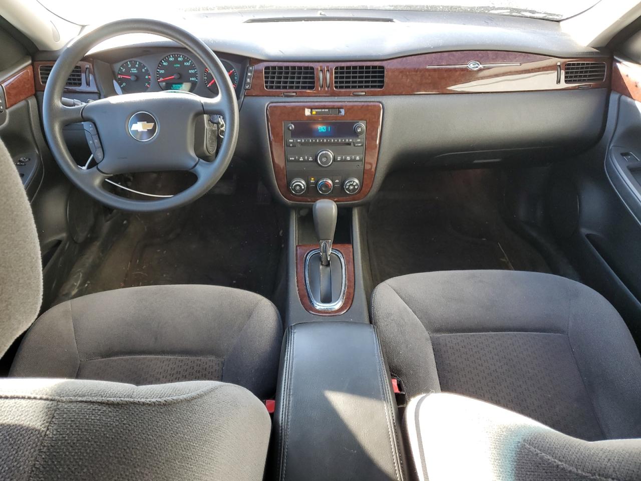 2011 Chevrolet Impala - Image 8