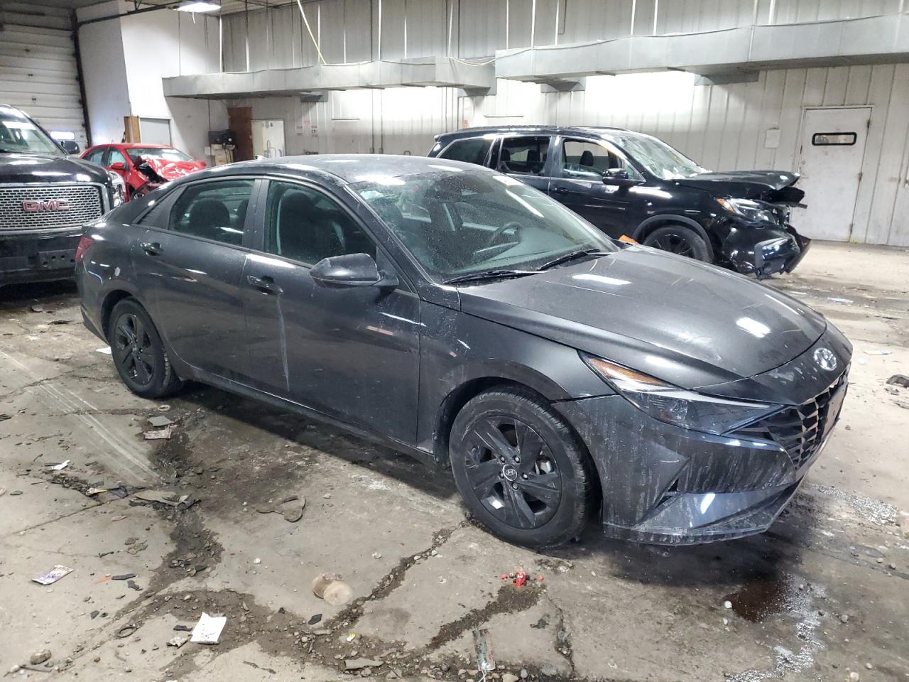 2022 Hyundai Elantra - Image 4
