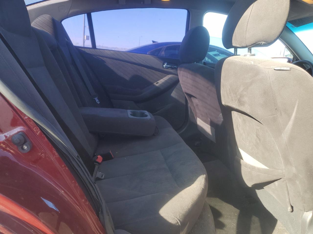 2010 Nissan Altima - Image 10
