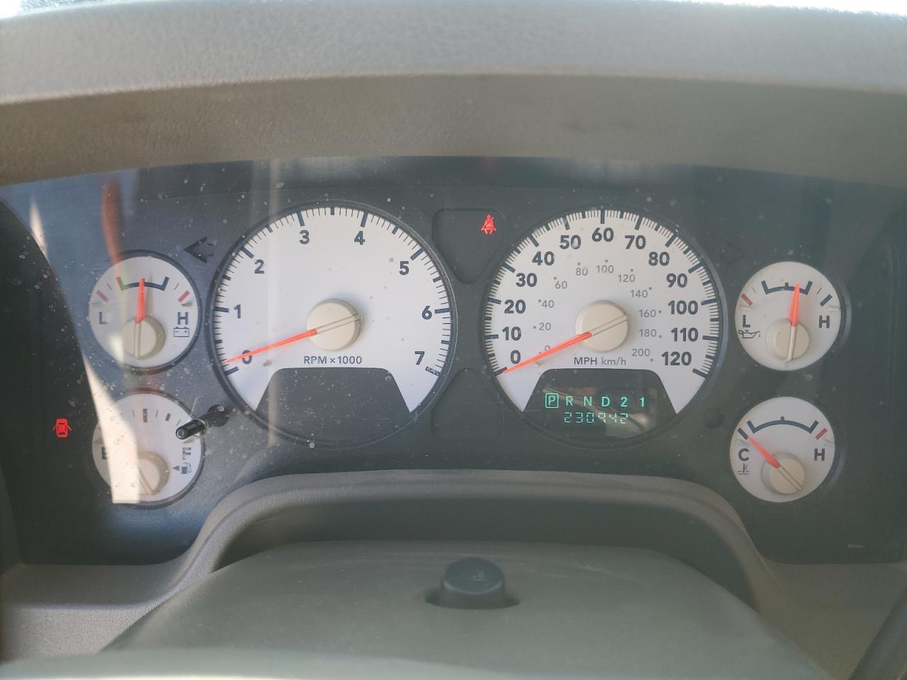 2006 Dodge RAM - Image 9