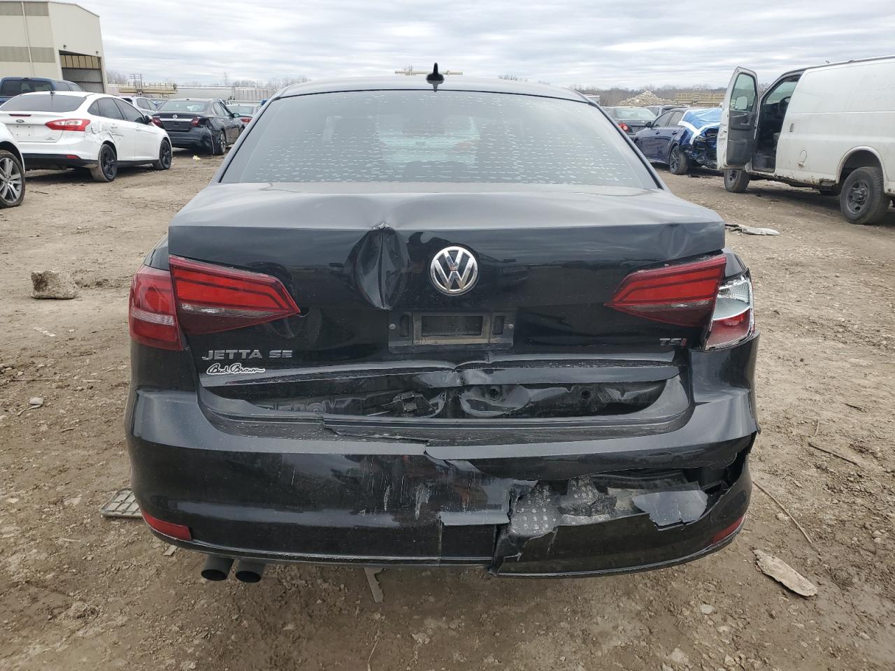 2017 Volkswagen Jetta - Image 6