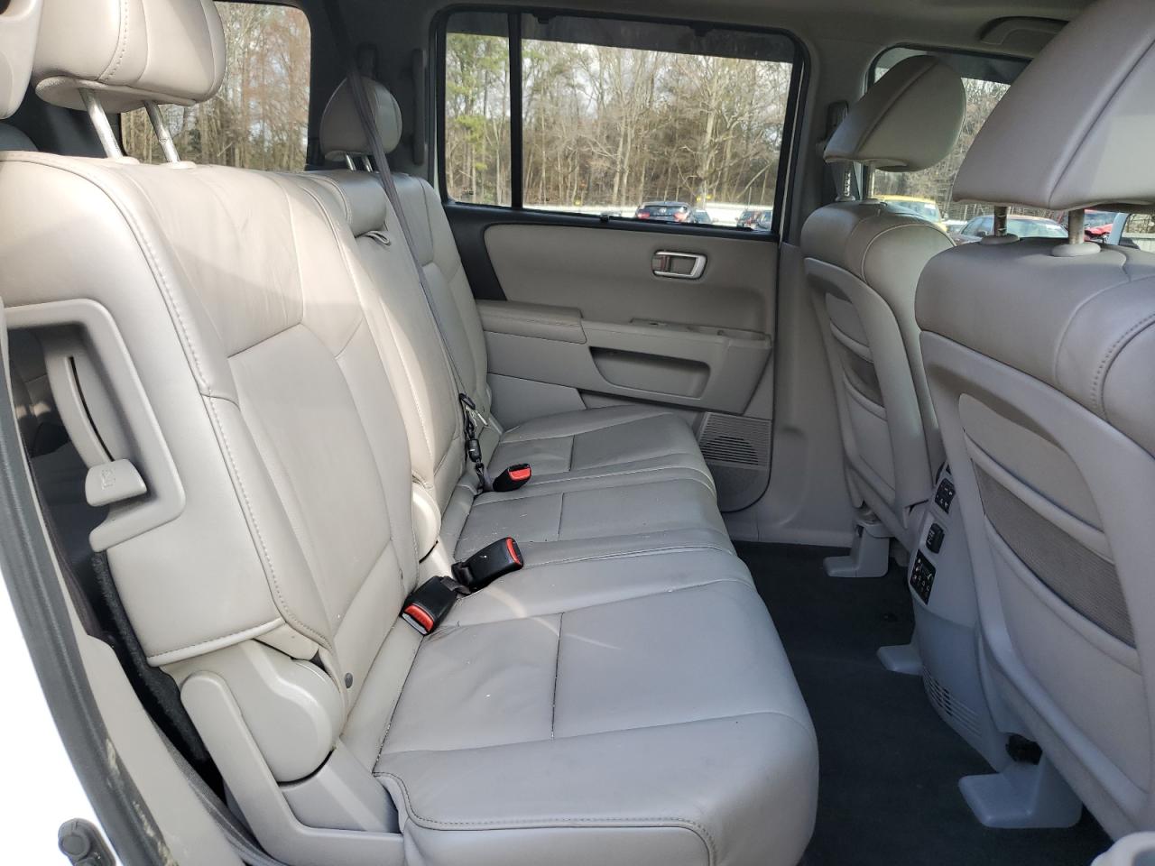 2010 Honda Pilot - Image 11