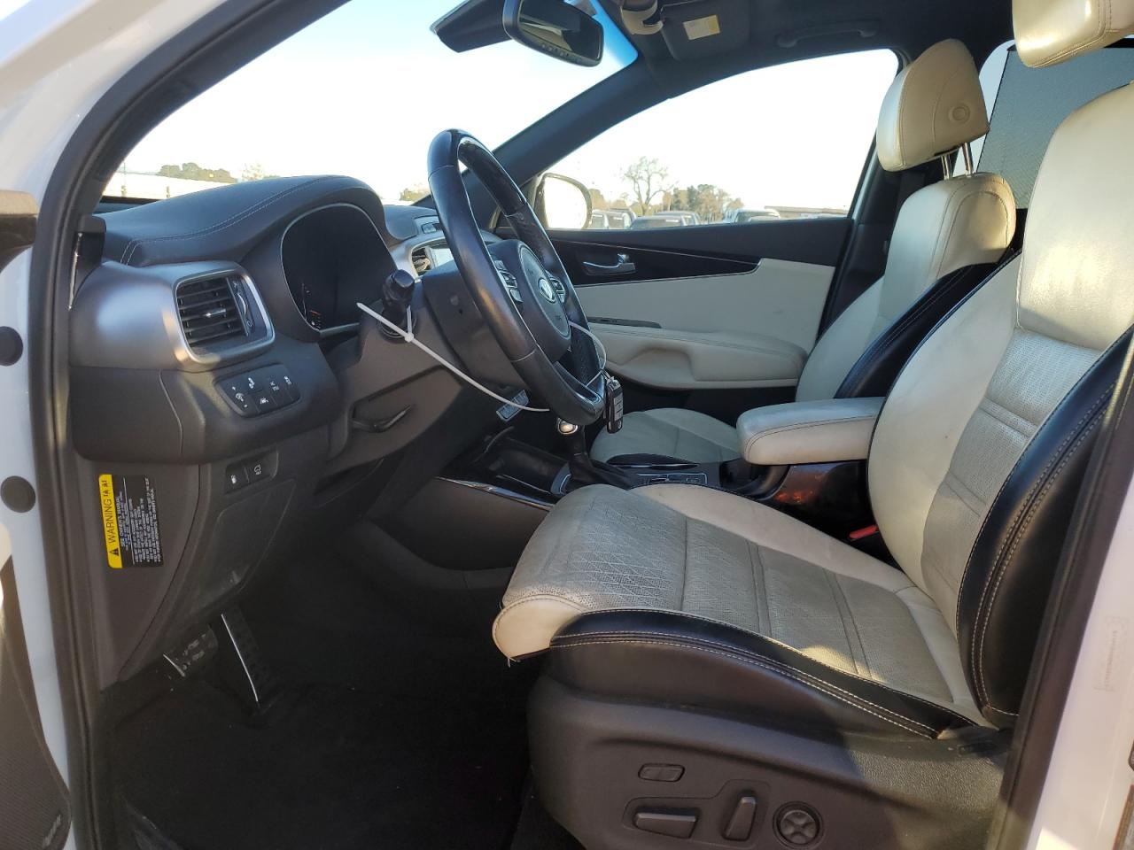 2017 Kia Sorento - Image 7